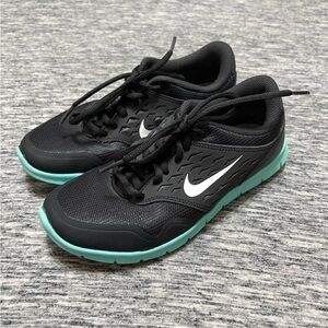 Nike Ladies Running Shoes Size 6